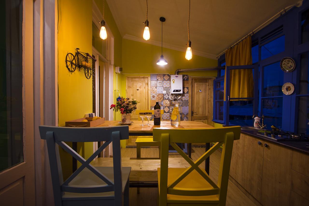 Royz Hostel Тбилиси Екстериор снимка