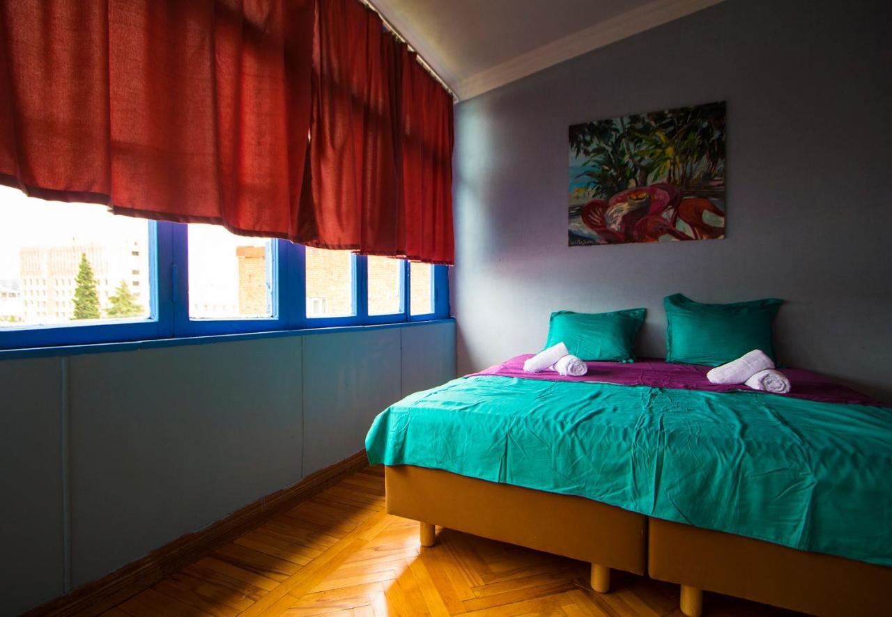 Royz Hostel Тбилиси Екстериор снимка