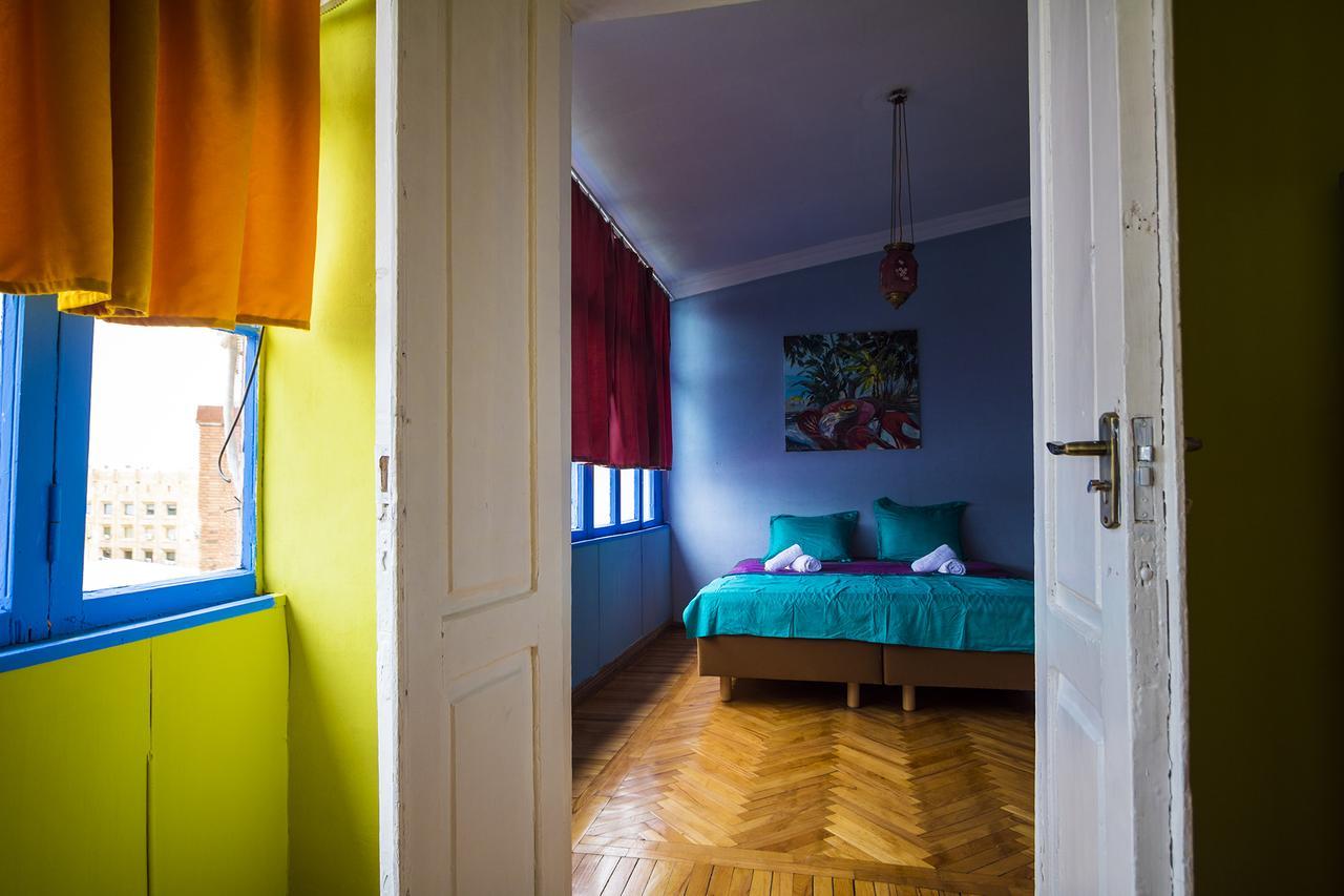 Royz Hostel Тбилиси Екстериор снимка